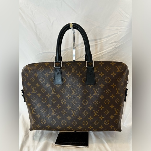 Louis Vuitton men business bag - Picture 4 of 9